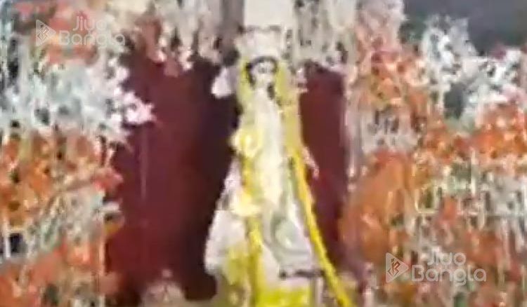 Chetla Girls' School's Saraswati Idol in ‘Daker Saaj’